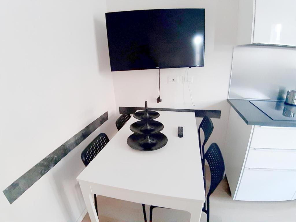 Easy Room Italy Milánó Kültér fotó