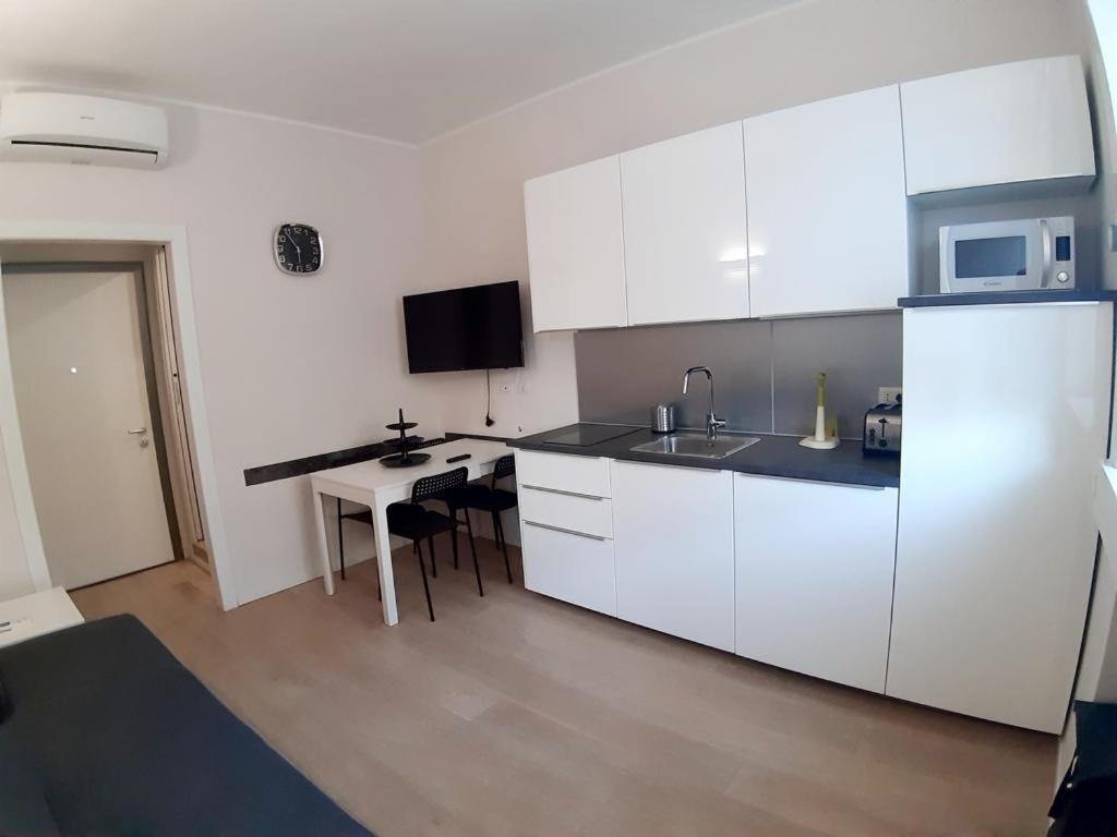 Easy Room Italy Milánó Kültér fotó