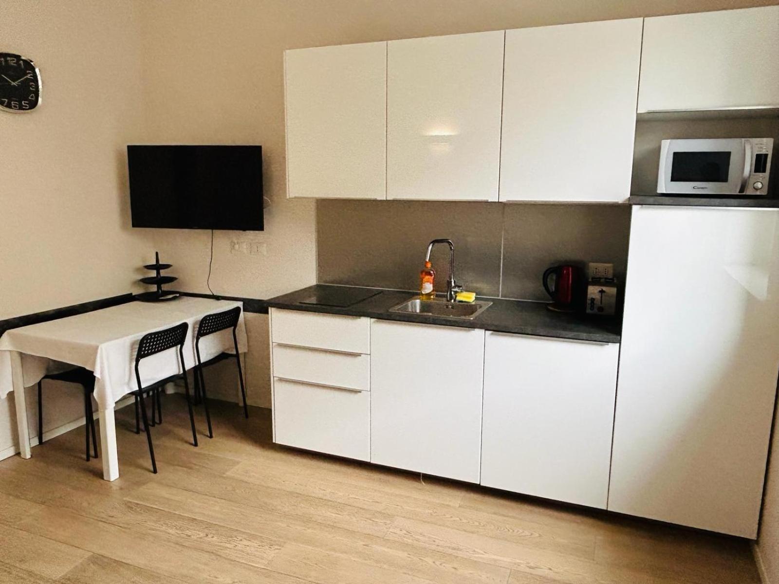 Easy Room Italy Milánó Kültér fotó