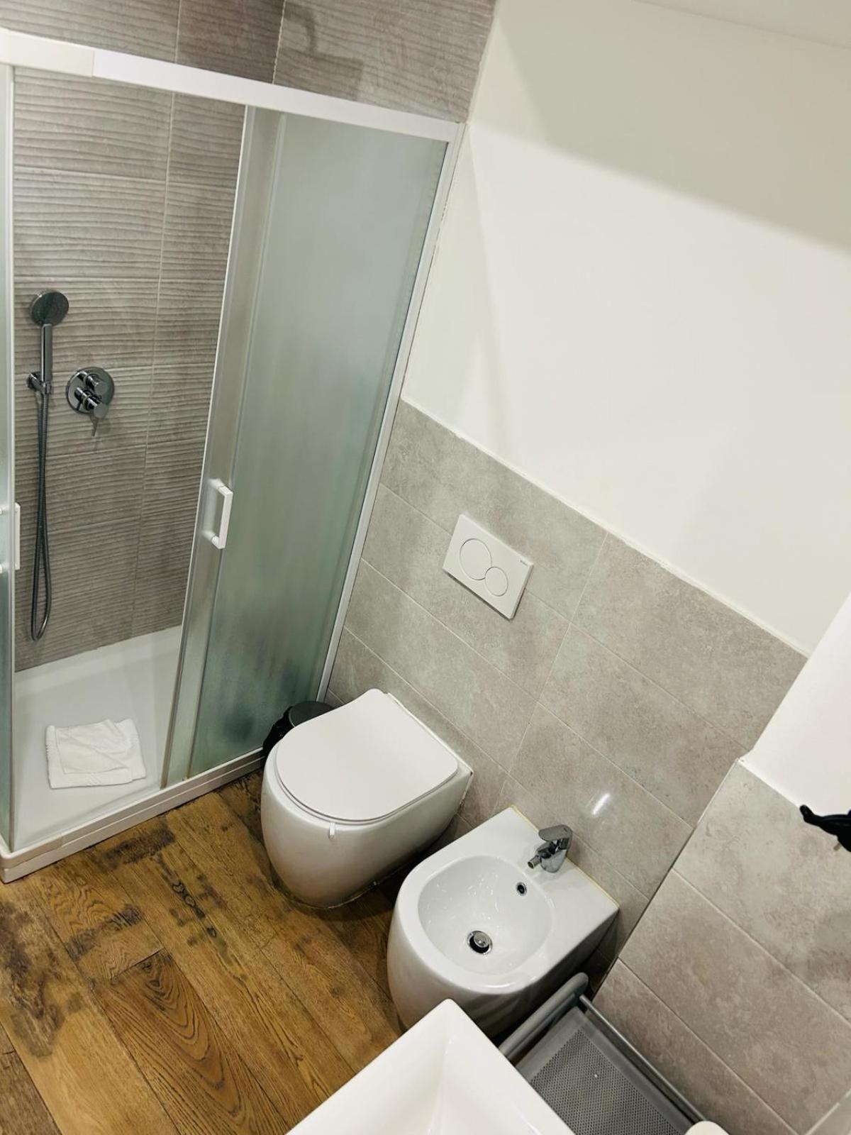 Easy Room Italy Milánó Kültér fotó