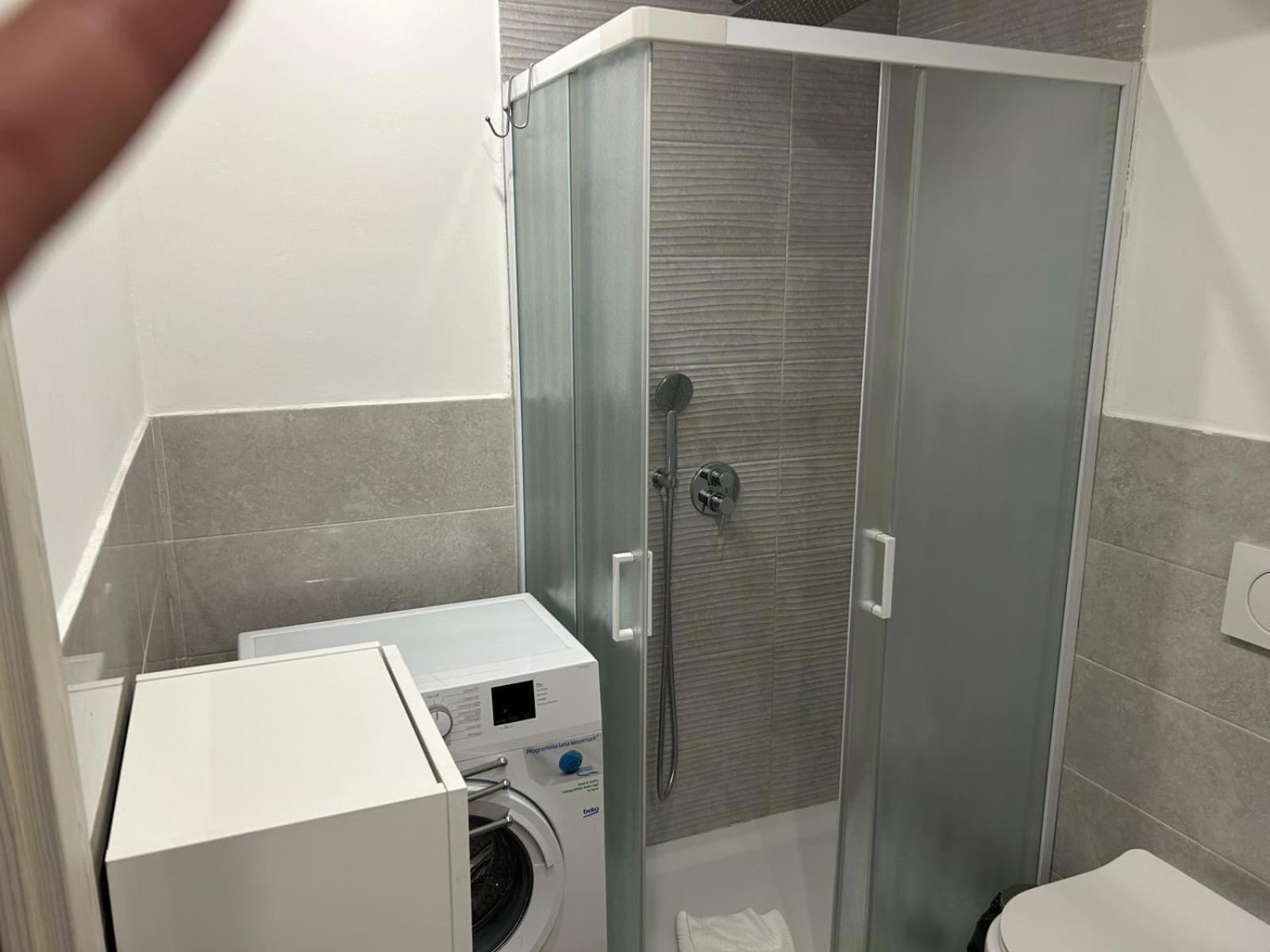 Easy Room Italy Milánó Kültér fotó