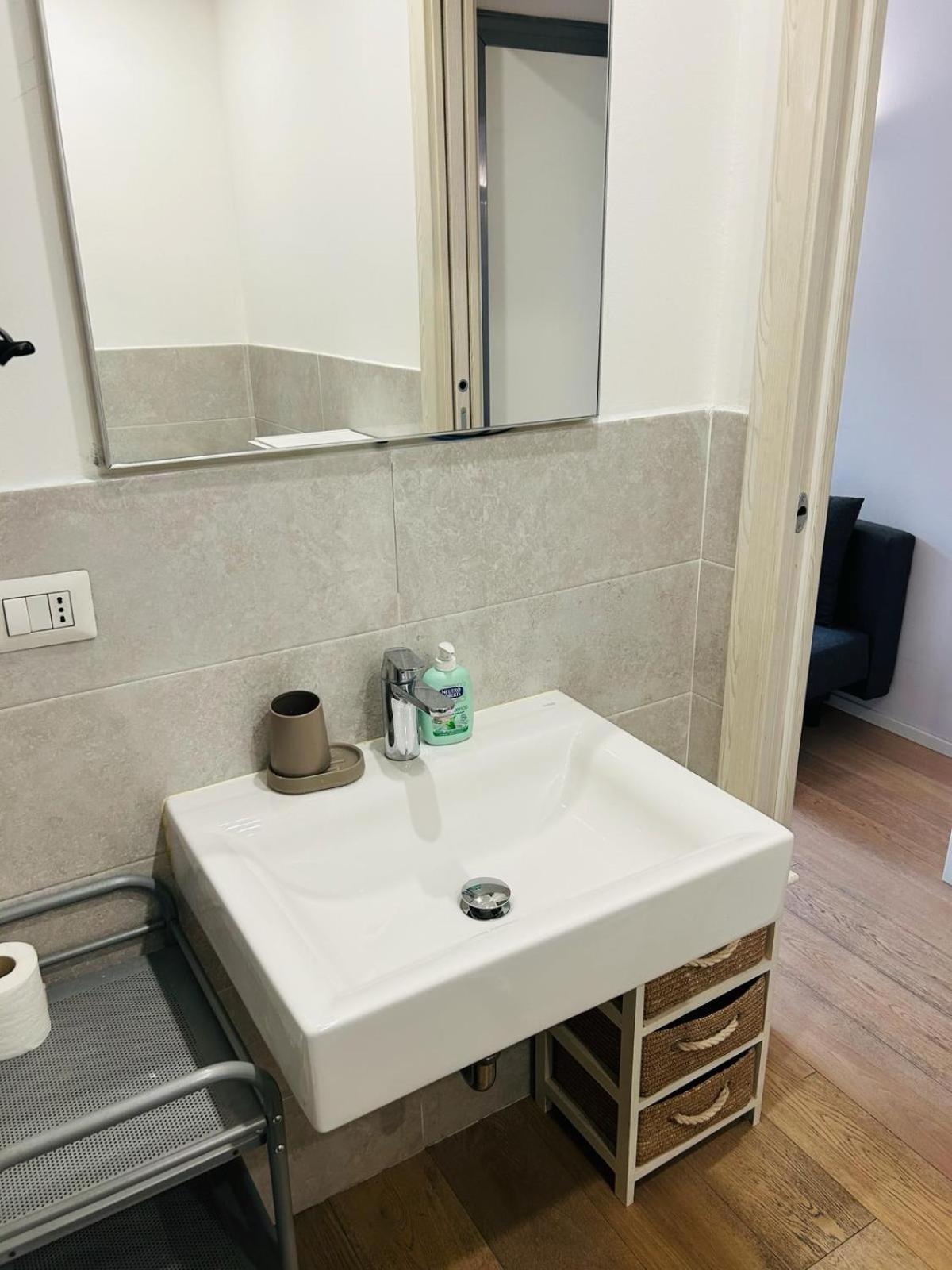 Easy Room Italy Milánó Kültér fotó