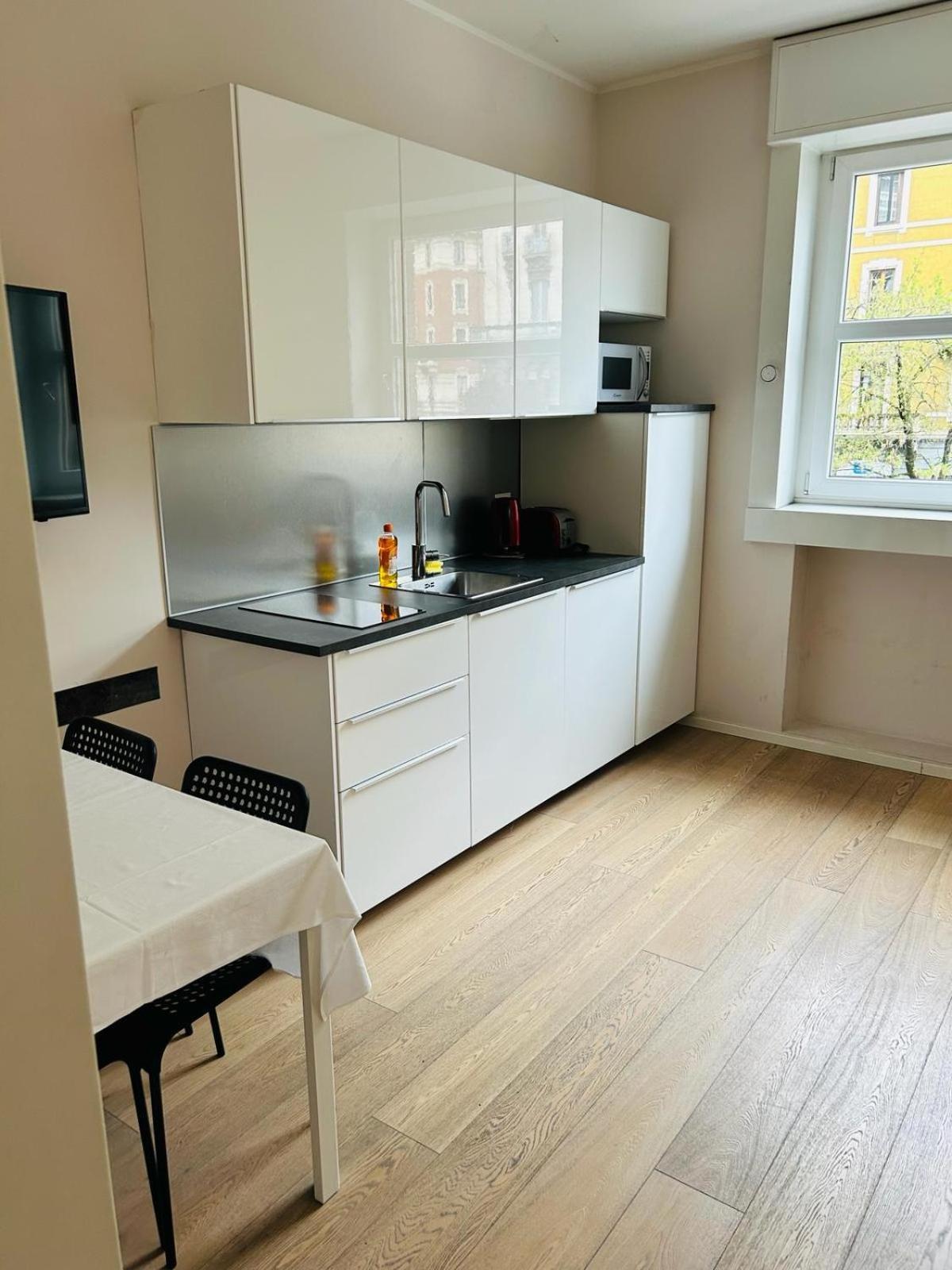 Easy Room Italy Milánó Kültér fotó
